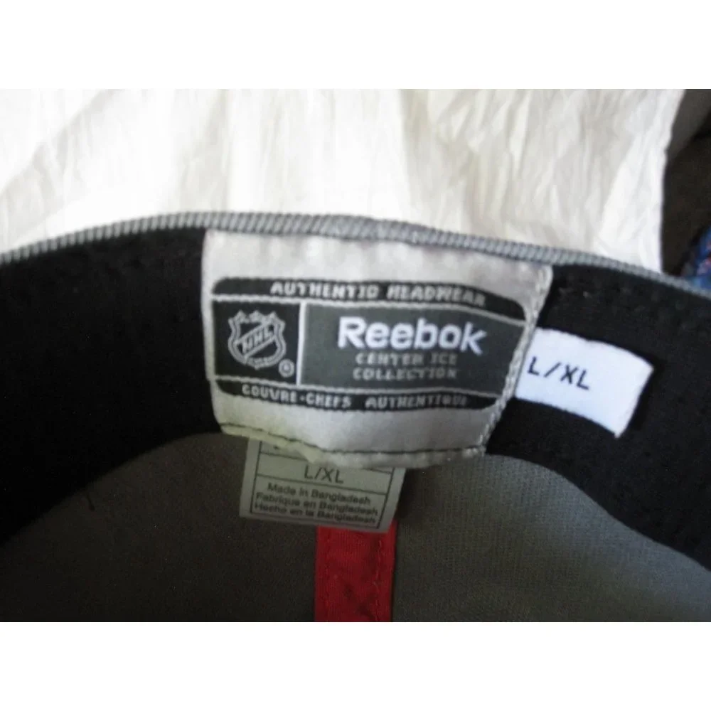 NEW Reebok NHL Center Ice Chicago Blackhawks‎ Hockey Black Grey Hat Fitted L/XL